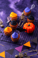 Halloween cupcakes with color cream