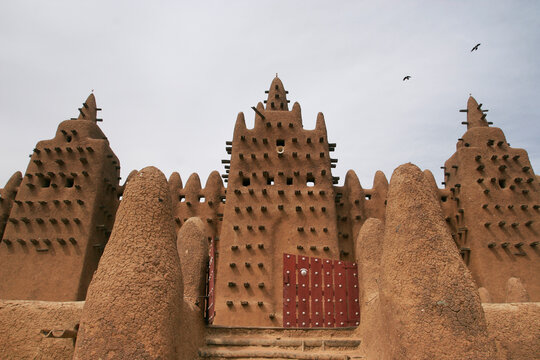 The three minarets and the staircase of the eastern entrance of