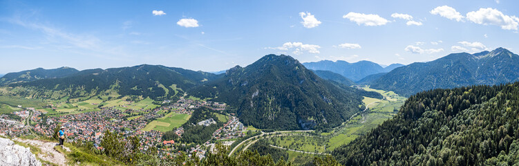 Fototapeta na wymiar Blick vom Kofel auf Oberammergau