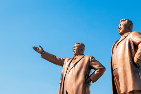 Democratic Peoples's Republic of Korea (DPRK), North Korea, Pyongyang, Mansudae Grand Monument, Statues of former Presidents Kim Il-Sung and Kim Jong Il, Mansudae Assembly Hall on Mansu Hill