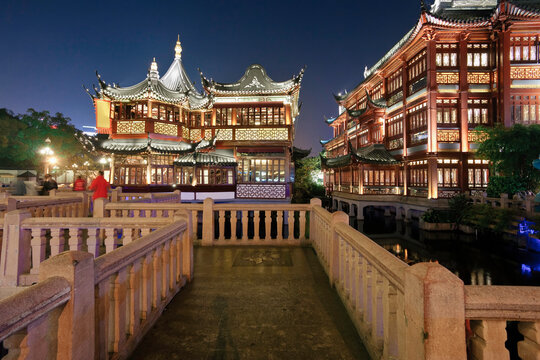 Nine-turn zig-zag bridge at Yuyuan Bazaar, Huxingting Teahouse (Mid-Lake Pavilion Teahouse), Shanghai, China