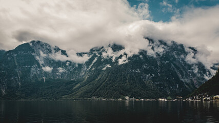 Fototapeta premium Hallstätter See and the alps in summer