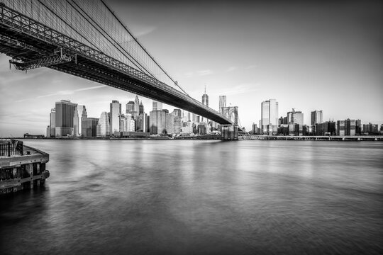 Fototapeta Brooklyn Bridge in black and white