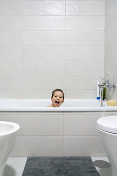 Child screaming in the bathtub