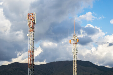 Telecommunications antennas