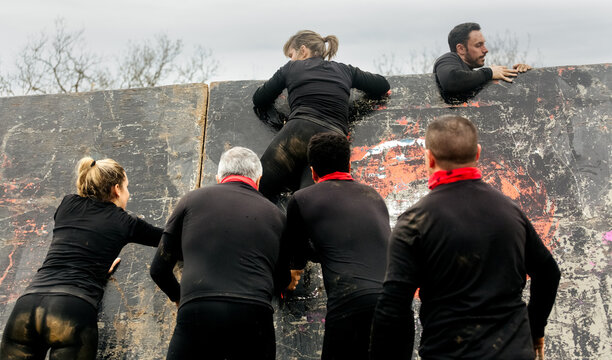 Mud race - Powered by Adobe