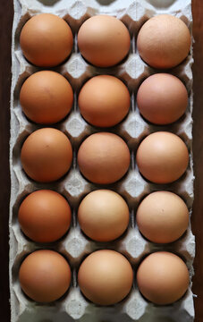 Flat of brown eggs