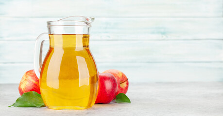 Apple juice and red apple fruits