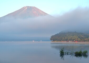 Obraz premium 山梨県･山中湖と富士山