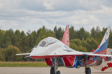 Landing of aircraft of jet aircraft MiG-29 at the air show