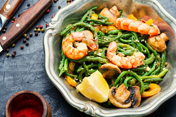 Prawn with asparagus beans