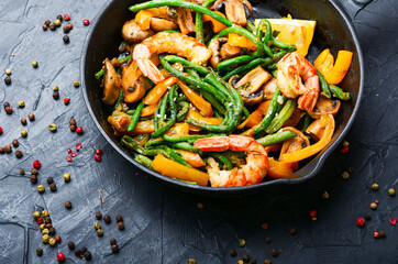 Prawn with asparagus beans