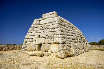 Naveta des Tudons,monumento funerario colectivo (1000 a.c.). Ciutadella.Menorca.Islas Baleares.España. © Tolo