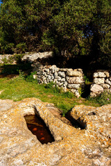 Santuario talayótico de Torretrencada, tumbas antropomorfas. Ciutadella.Menorca.Baleares.España.