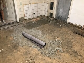 baustelle entkernter Raum mit nbeuafbau modernisierung