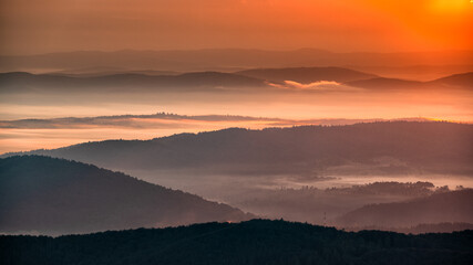 Fototapeta na wymiar Superb mountain vista. Summer sunrise in the Carpathian Mountains. Bieszczady National Park. Poland.