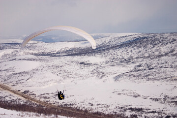 paragliding in the mountains
