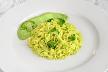 Pasta with broccoli
