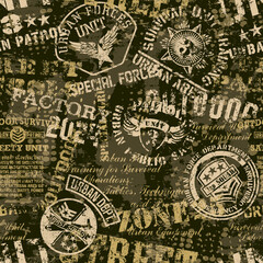 Grunge militaire badges collage abstracte vector naadloze patroon