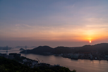 Naklejka premium 長崎県長崎市 鍋冠山から望む夕暮れ