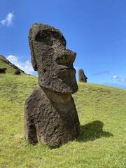 Moaï monumental de Rano Raraku à l'île de Pâques