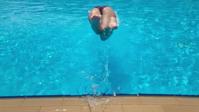 Time for summer swimming in the pool.	
