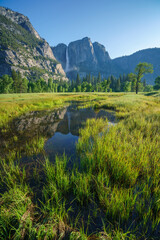 Fototapeta premium yosemite falls from yosemite valley, california, usa