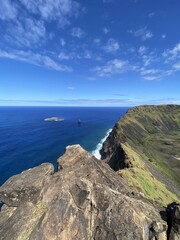 Fototapeta na wymiar Mer et cratère du volcan Rano Kau à l'île de Pâques 