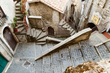 Le numerose scalette della città di San Vito Romano, nei pressi di Roma