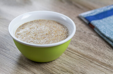 Oatmeal as healthy breakfast