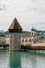 Luzern, Kapellbrücke, Holzbrücke, Wasserturm, Reuss, Jesuitenkirche, Stadt, Altstadt, Altstadthäuser, Sommer, Vierwaldstättersee, Schweiz