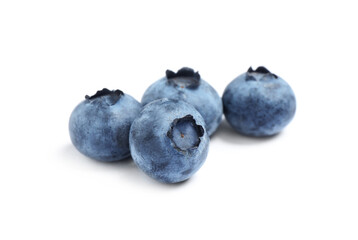 Obraz premium Tasty fresh ripe blueberries on white background