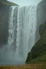 Obrazy na Szkle  Wodospad Skogafoss w południowej Islandii. Piękny krajobraz przyrody
