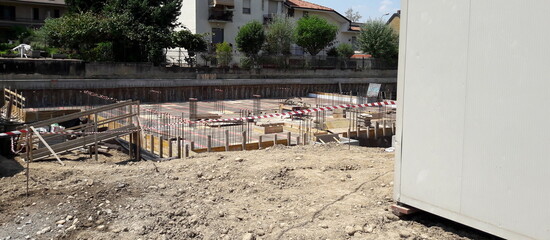 Cantiere edile - tutto pronto per il getto del cemento