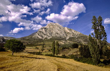 Macizo del Turbón(2492m.).Ixea. Valle de Isábena.Pirineo Aragones.Huesca.España.