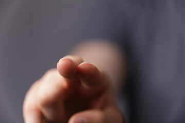 Obraz premium A man pressing button. Innovation technology internet business concept. Space for text.
