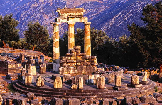 Santuario de Apolo en las laderas del monte Parnaso. Delfos. Sterea Ellada.Grecia