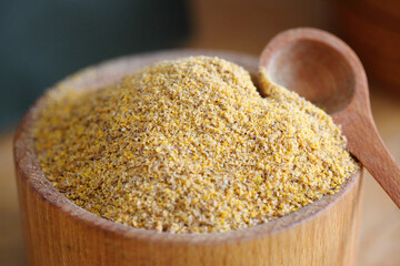 Top view of bowl with mustard powder