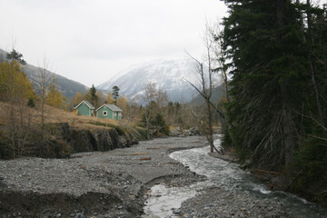cabin in the mountians