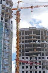 Fototapeta na wymiar building under construction against sky