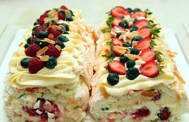 Рулет Меренговый