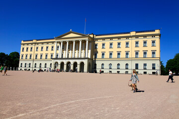 Schlossplatz und Königspalast von Oslo. Oslo, Norwegen, Europa
