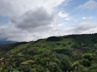 SAN RAMON SAN JOSE COSTA RICA MONTAÑAS EL RIO EL PUENTE 