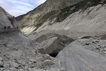 La mer de glace en été, glacier sur le massif du Mont Blanc dans les Alpes, ville de Chamonix,...
