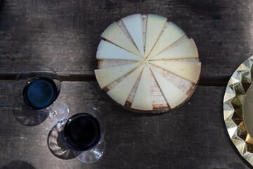 Fototapeta na wymiar picnic with wine