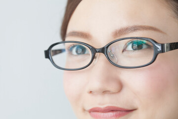 Fototapeta premium 眼鏡の女性