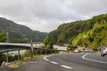 Obraz premium road in mountains, somewhere in Mauritius