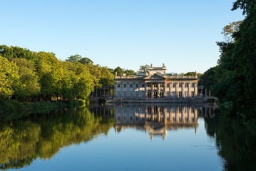 Fototapeta premium Pałac na wodzie w warszawskich Łazienkach Królewskich, Warszawa