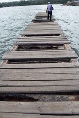 Obraz premium pier missing wood