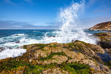 Ocean waves crashing against the rocks